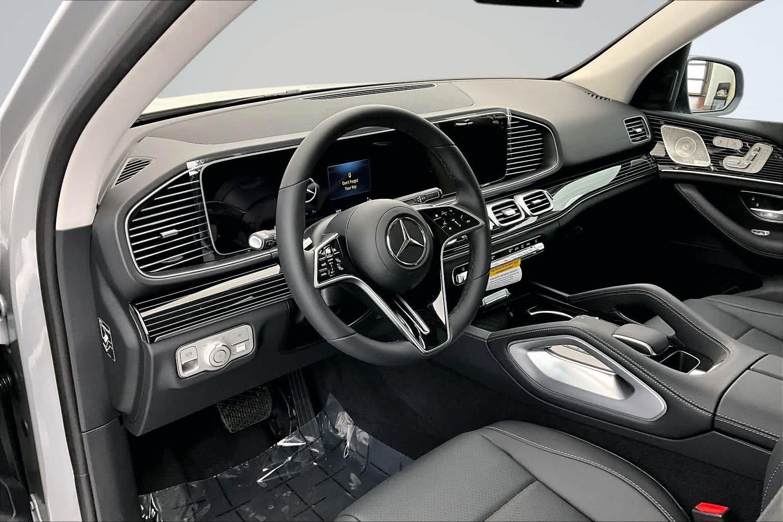 Thumbnail: 2026 Mercedes-Benz GLE - 2