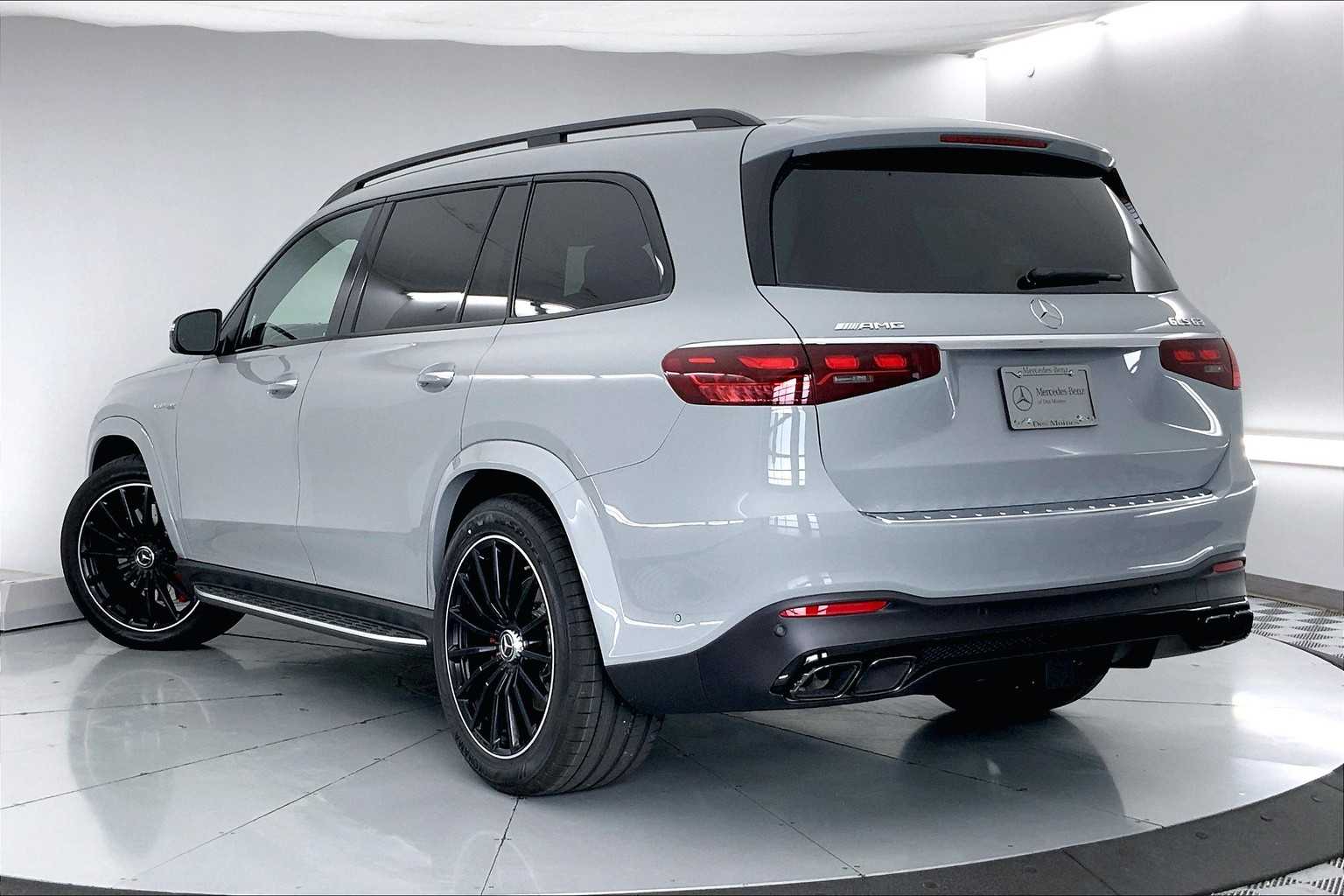 Thumbnail: 2025 Mercedes-Benz GL-Class - 4