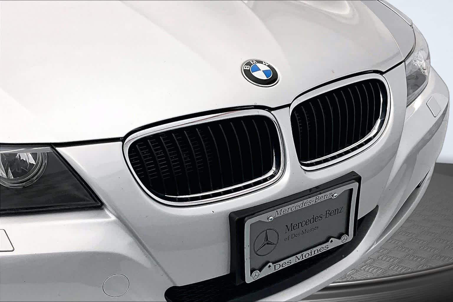Thumbnail: 2011 BMW 3 Series - 25