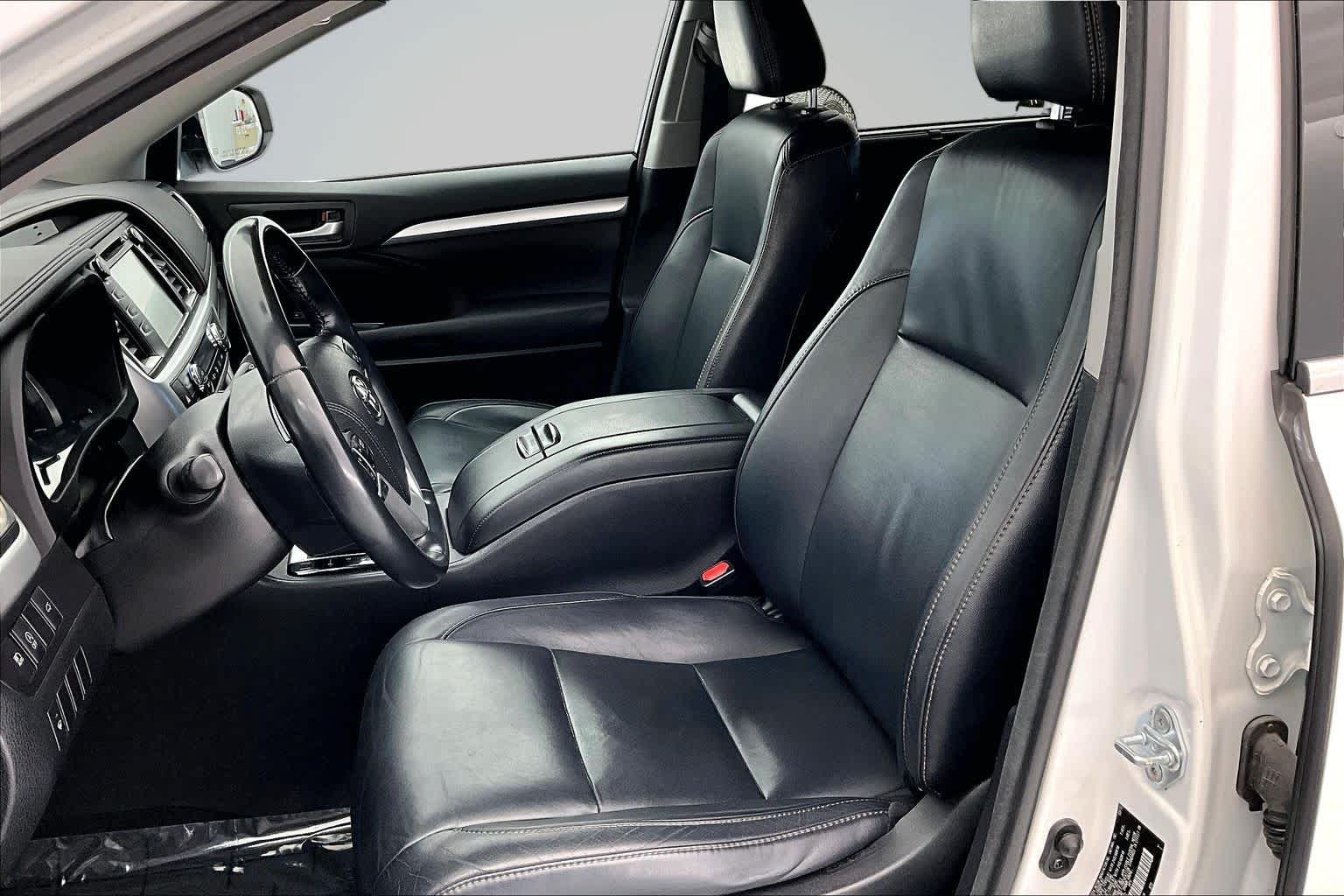 Thumbnail: 2017 Toyota Highlander - 11