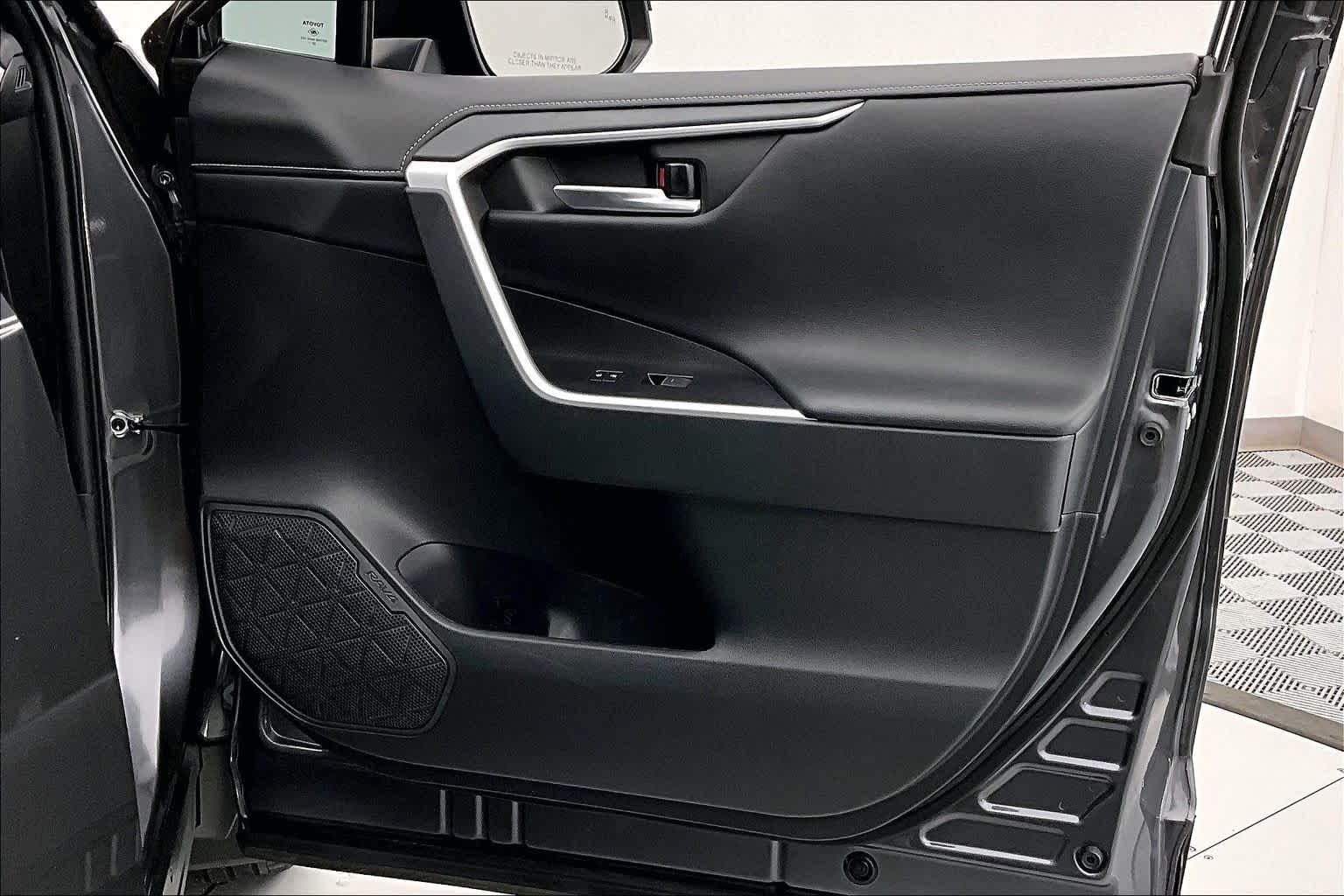 Thumbnail: 2023 Toyota RAV4 - 24