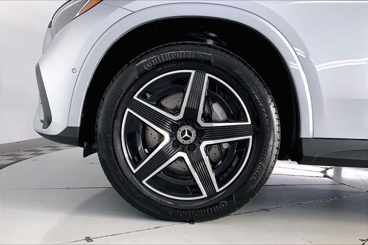 Thumbnail: 2025 Mercedes-Benz GLC - 8