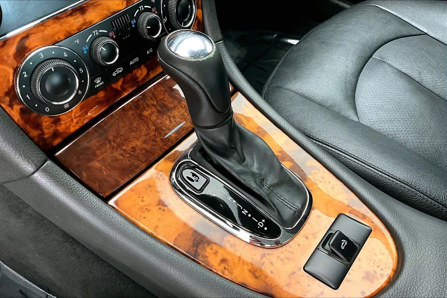 Thumbnail: 2005 Mercedes-Benz CLK - 17
