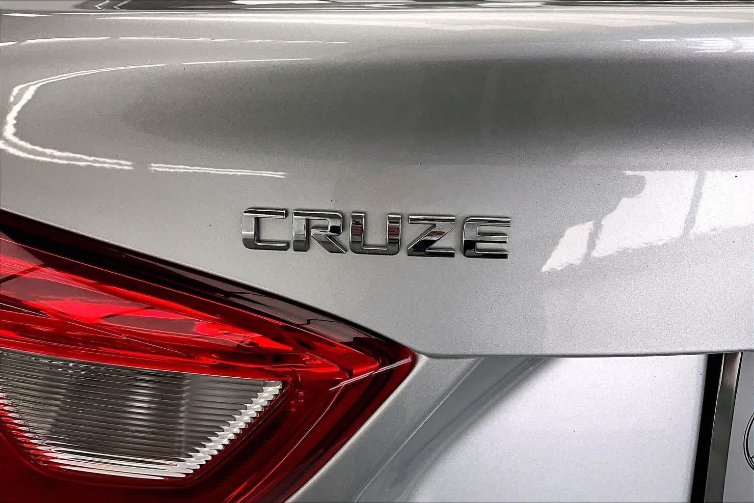 Thumbnail: 2018 Chevrolet Cruze - 7
