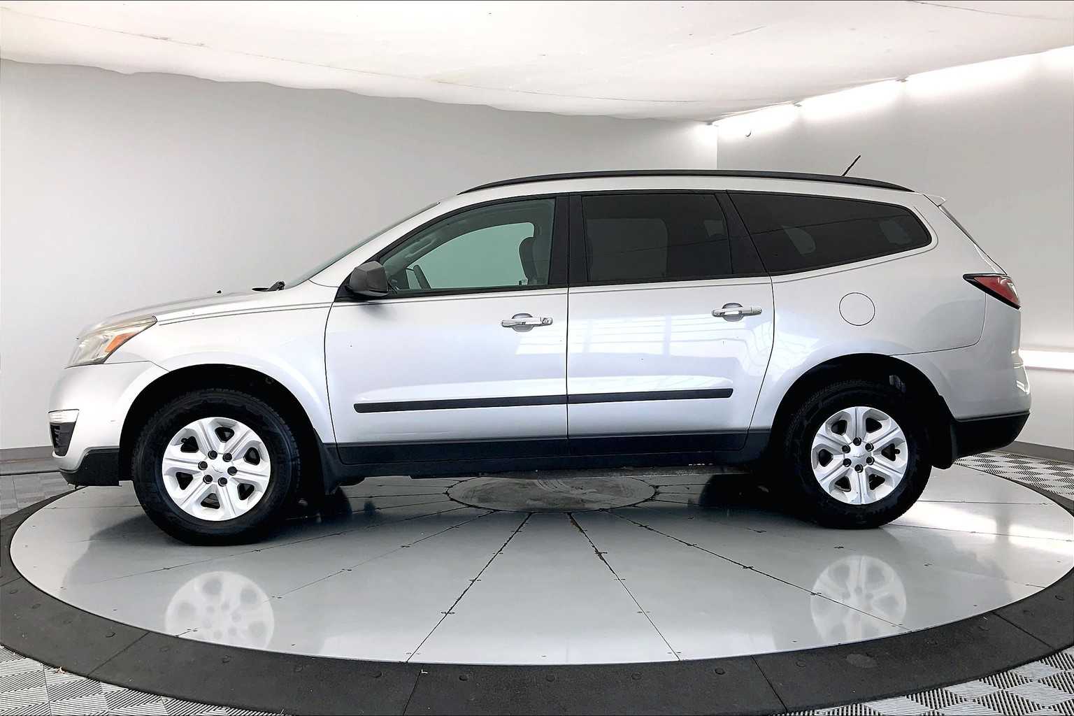 Thumbnail: 2014 Chevrolet Traverse - 3