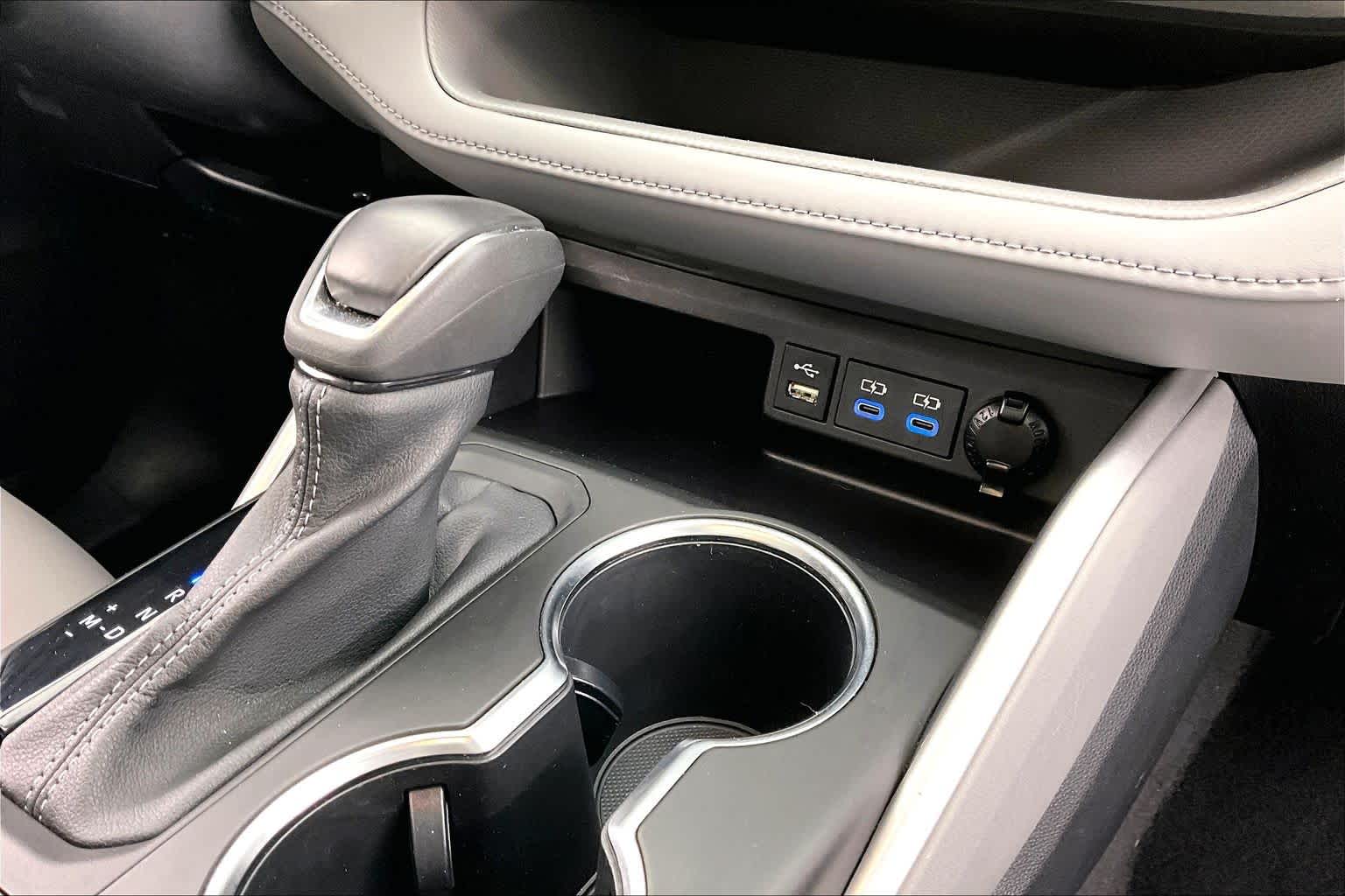 Thumbnail: 2022 Toyota Highlander - 26