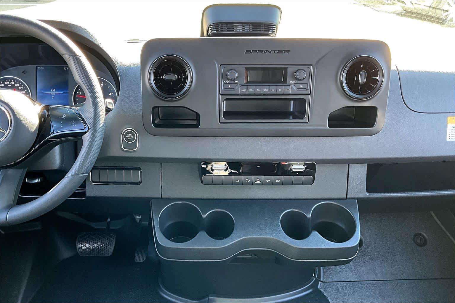 Thumbnail: 2026 Mercedes-Benz Sprinter - 15