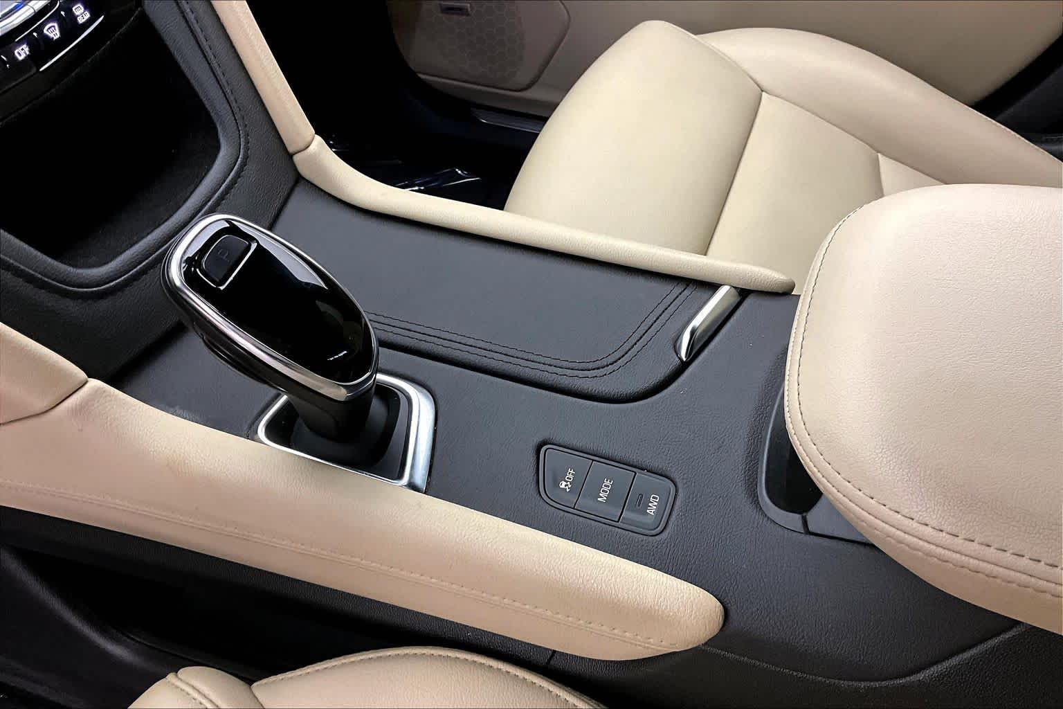Thumbnail: 2019 Cadillac XT5 - 17