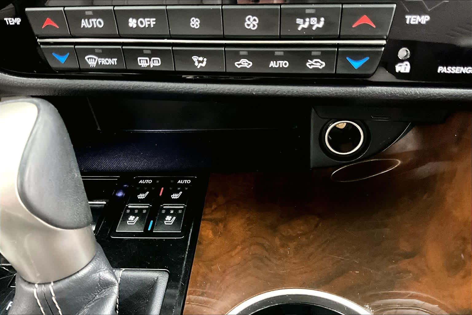 Thumbnail: 2016 Lexus RX - 27