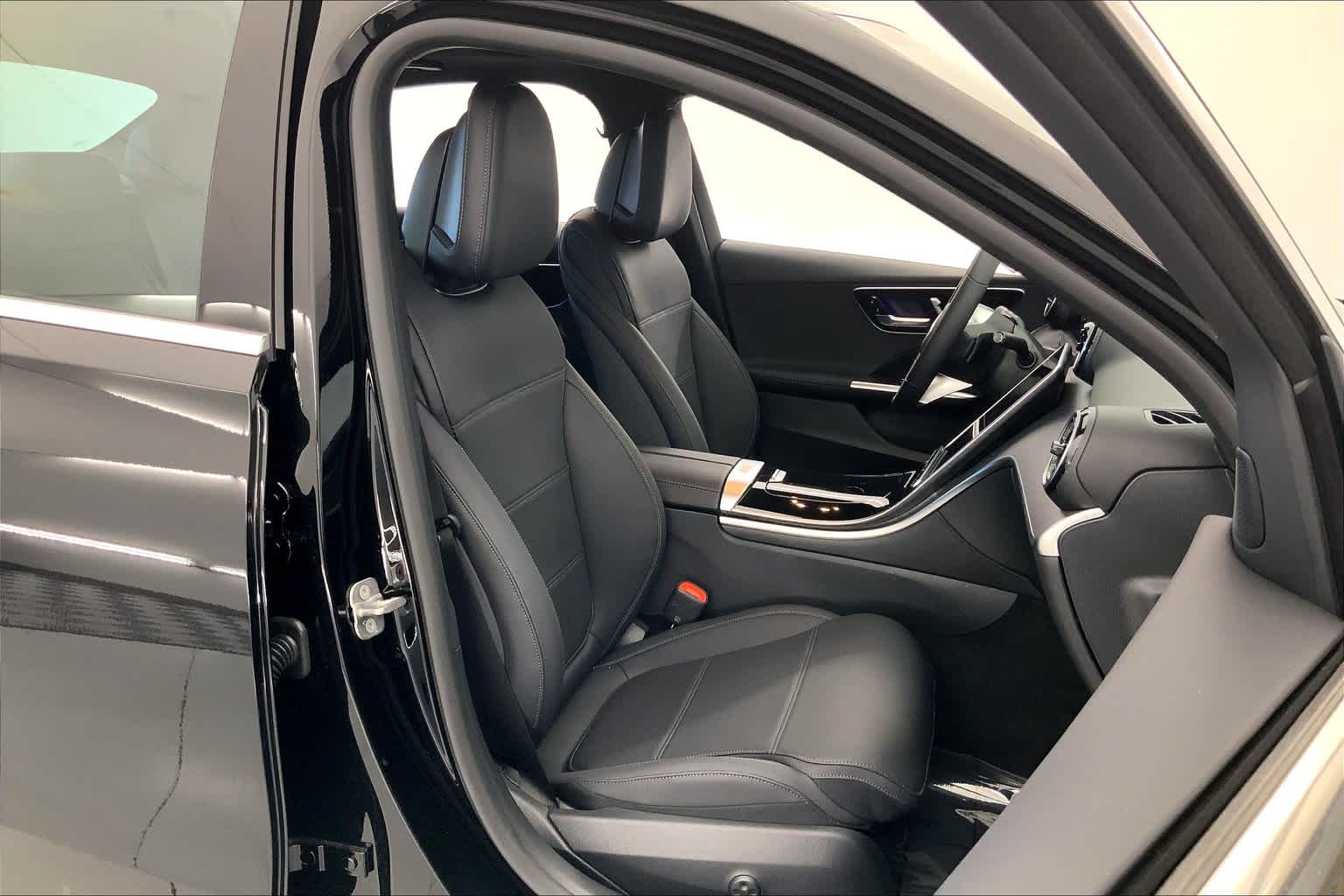 Thumbnail: 2025 Mercedes-Benz C-Class - 14