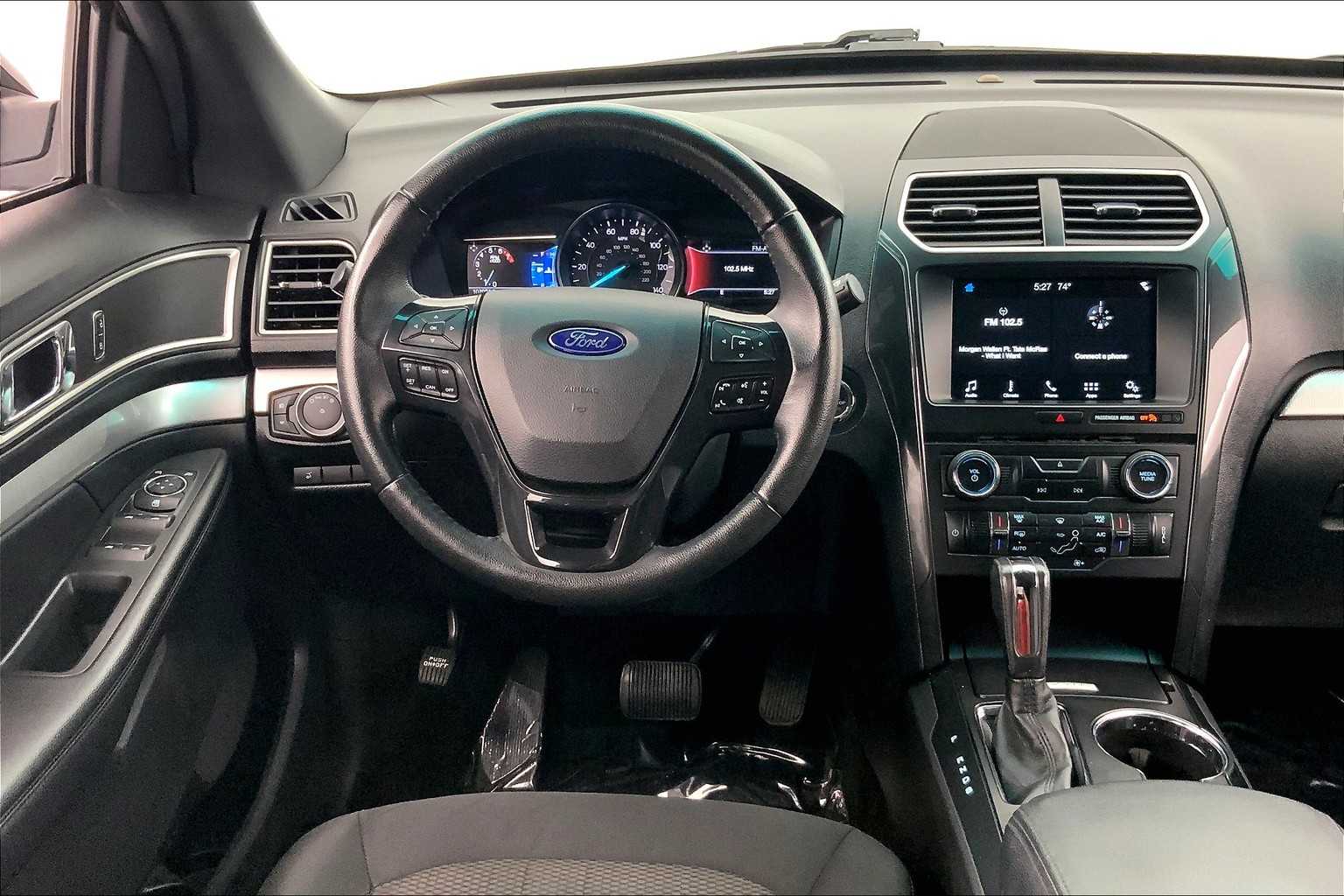 Thumbnail: 2017 Ford Explorer - 15
