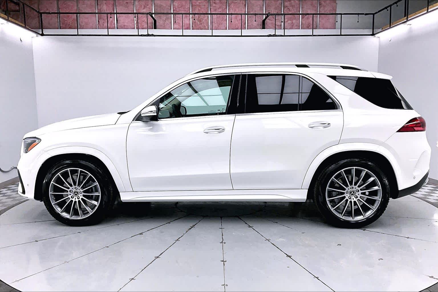 Thumbnail: 2026 Mercedes-Benz GLE - 3