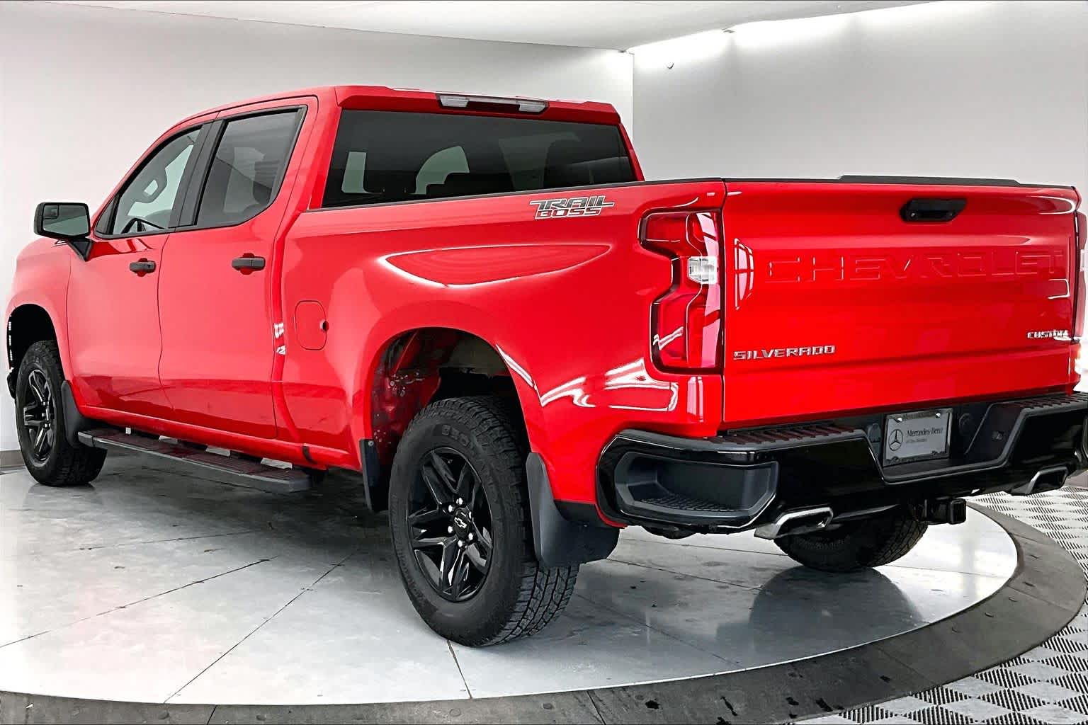 Thumbnail: 2019 Chevrolet Silverado 1500 - 4