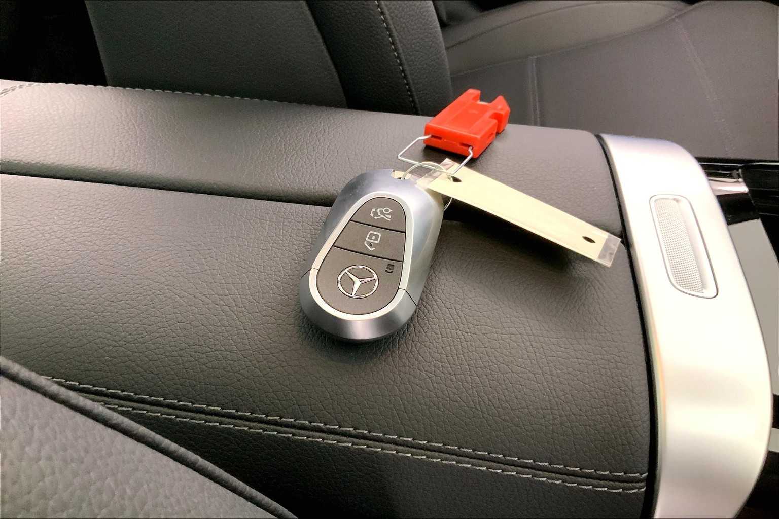 Thumbnail: 2025 Mercedes-Benz C-Class - 20