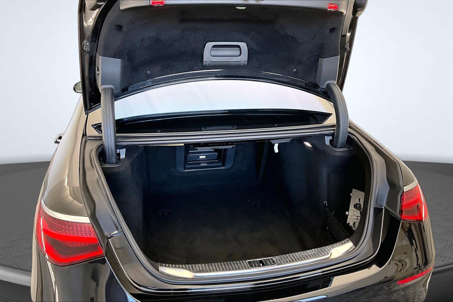 Thumbnail: 2021 Mercedes-Benz S-Class - 18