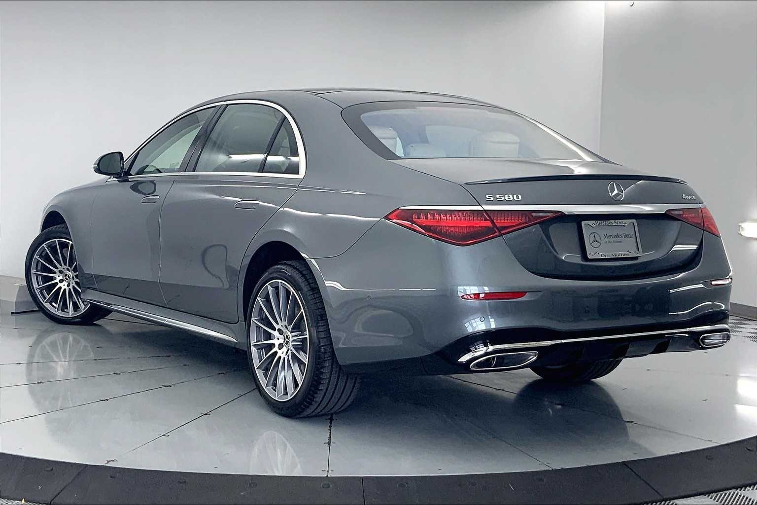 Thumbnail: 2026 Mercedes-Benz S-Class - 4
