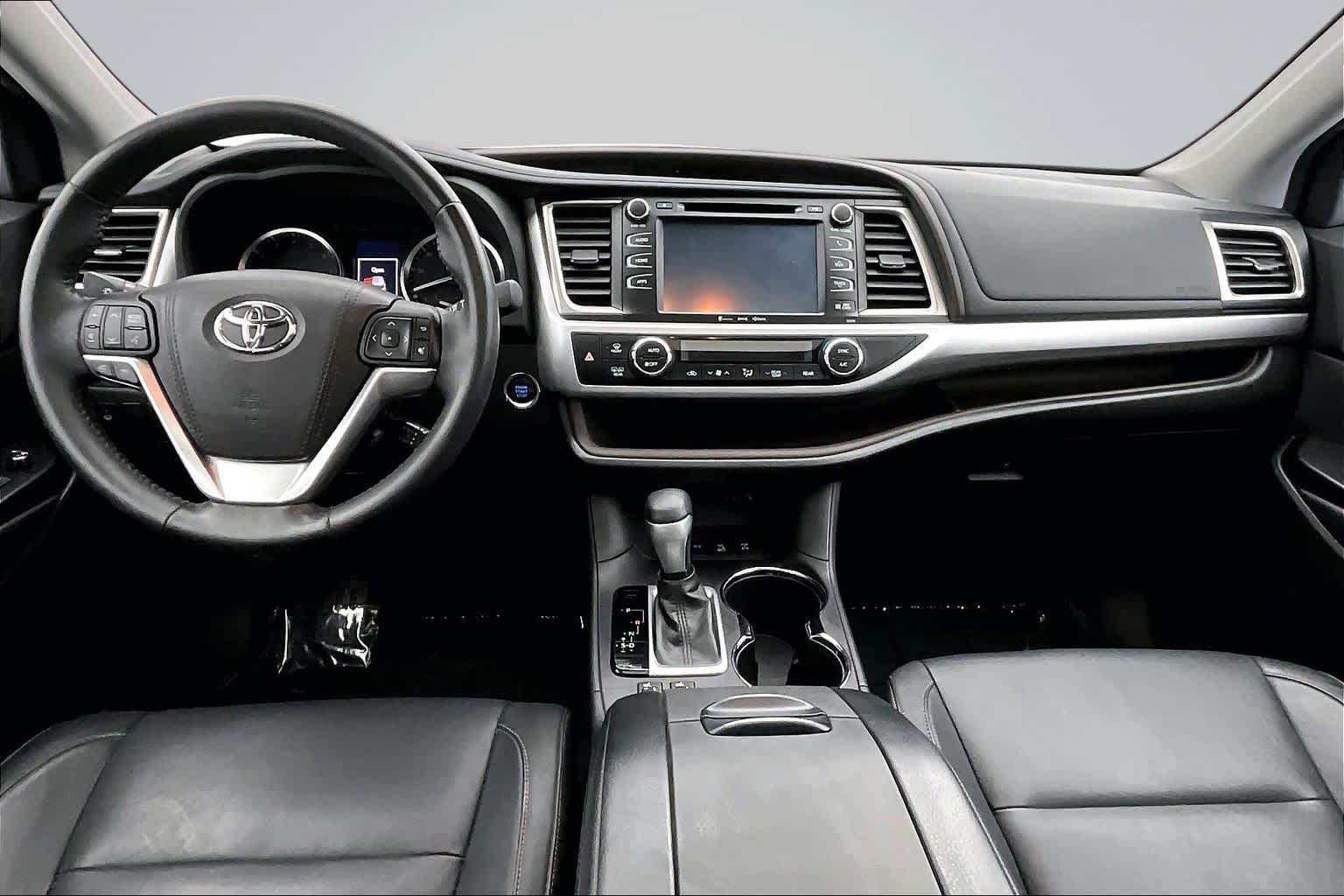 Thumbnail: 2016 Toyota Highlander - 10