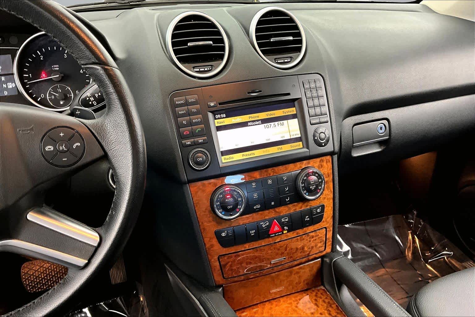 Thumbnail: 2009 Mercedes-Benz M-Class - 16
