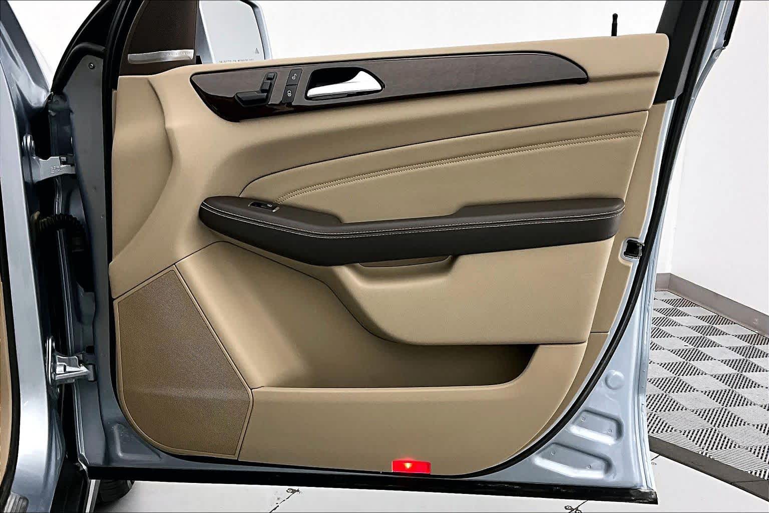 Thumbnail: 2014 Mercedes-Benz M-Class - 24