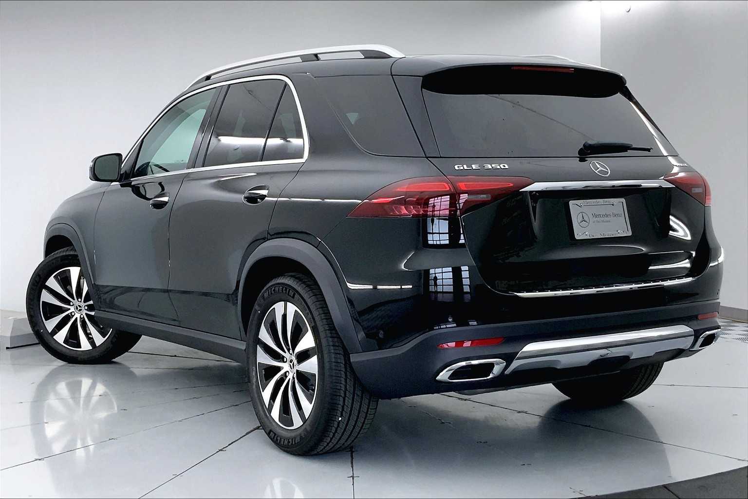 Thumbnail: 2026 Mercedes-Benz GLE - 4