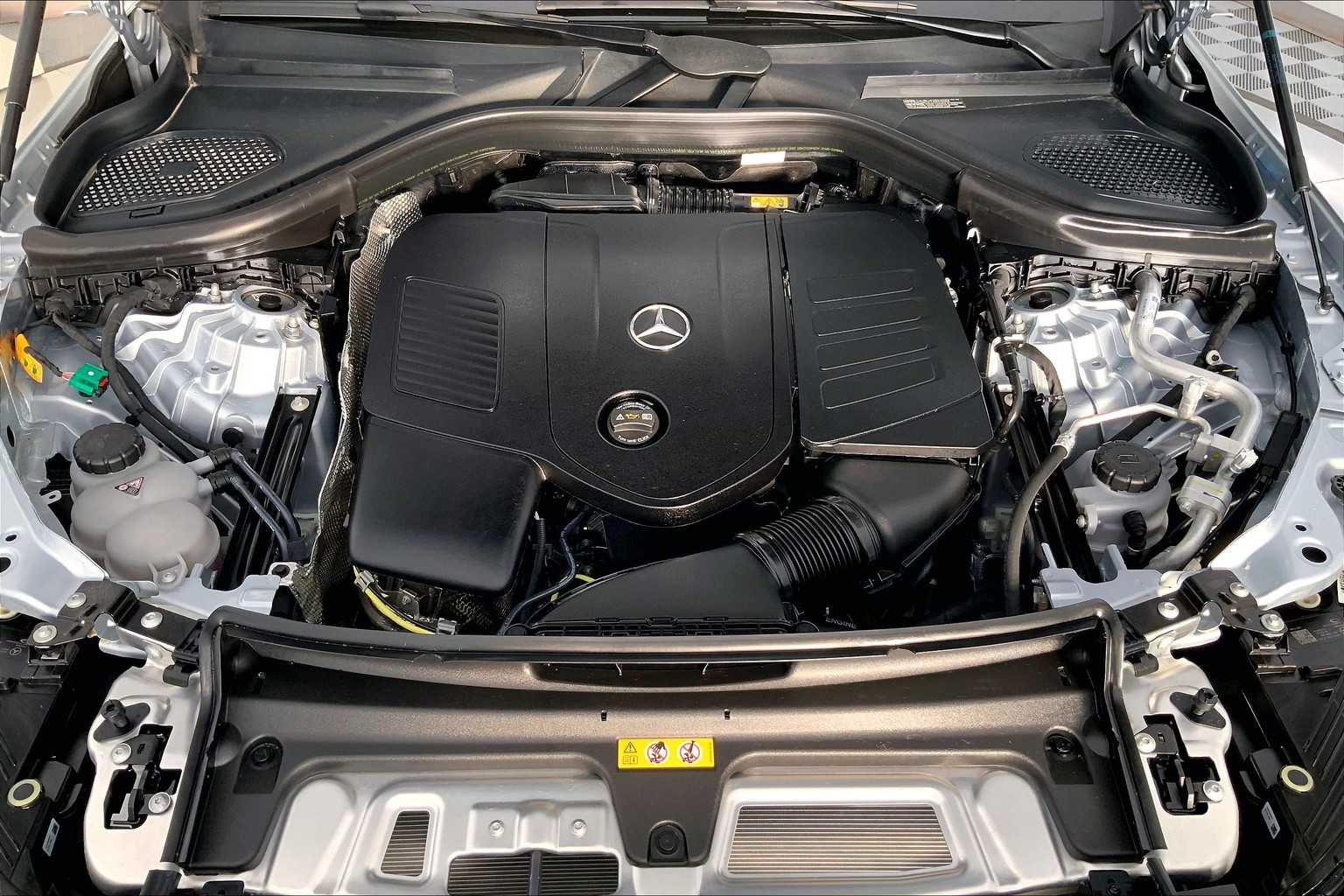 Thumbnail: 2025 Mercedes-Benz GLC - 9