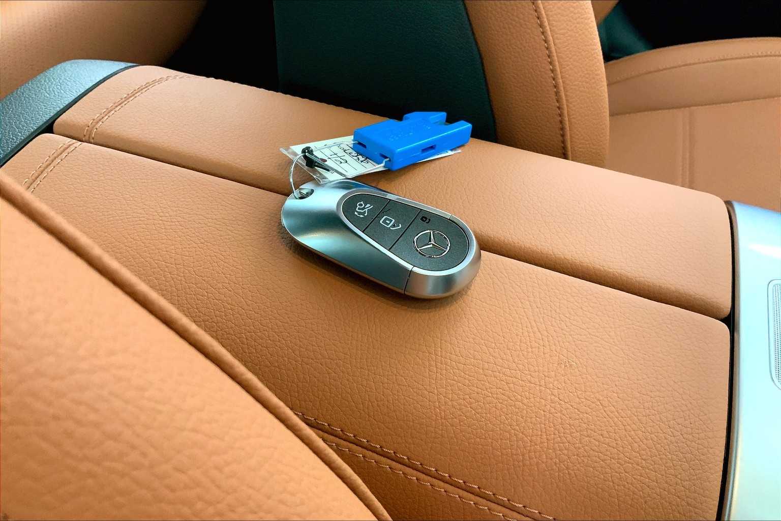 Thumbnail: 2025 Mercedes-Benz C-Class - 20