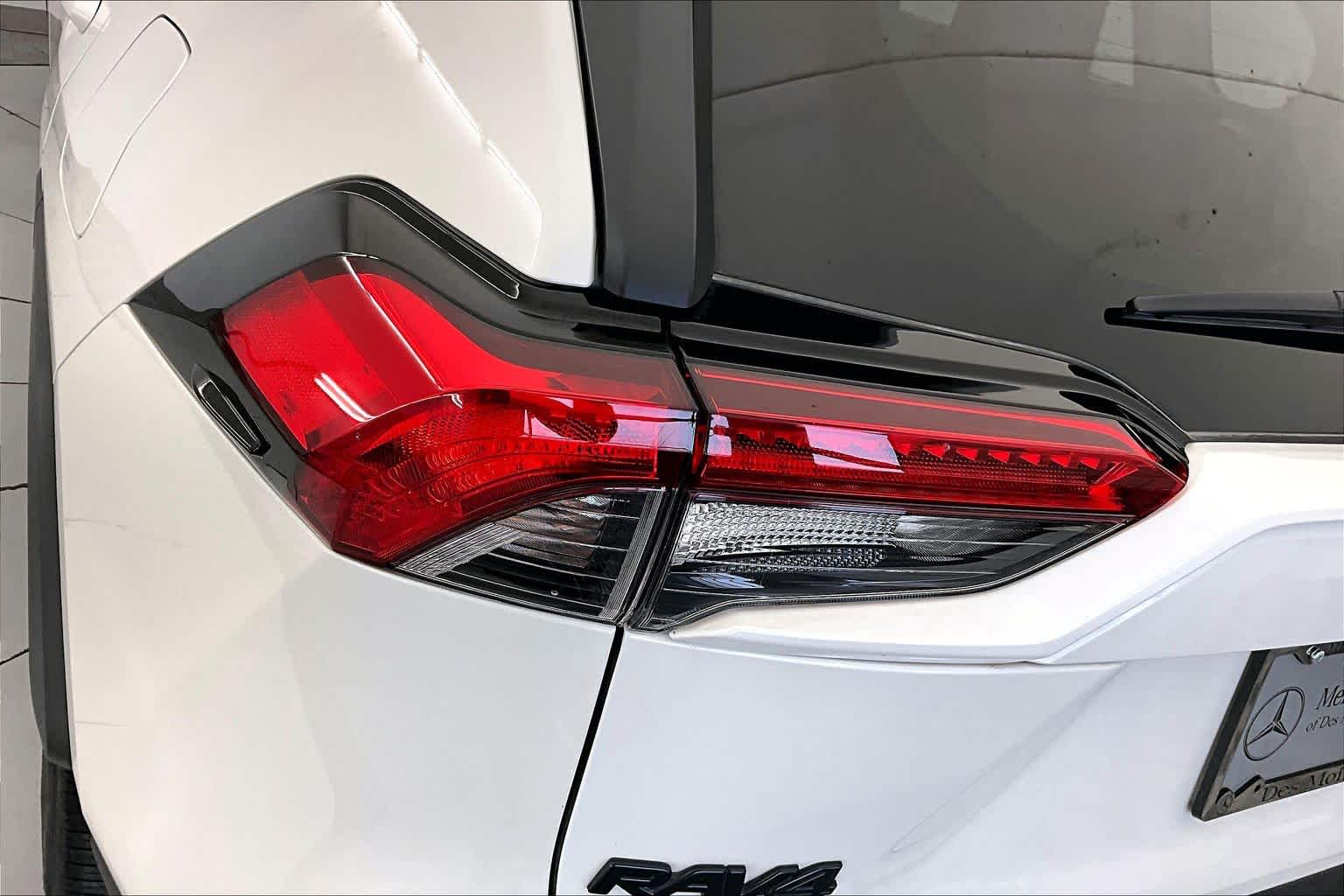 Thumbnail: 2021 Toyota RAV4 - 25