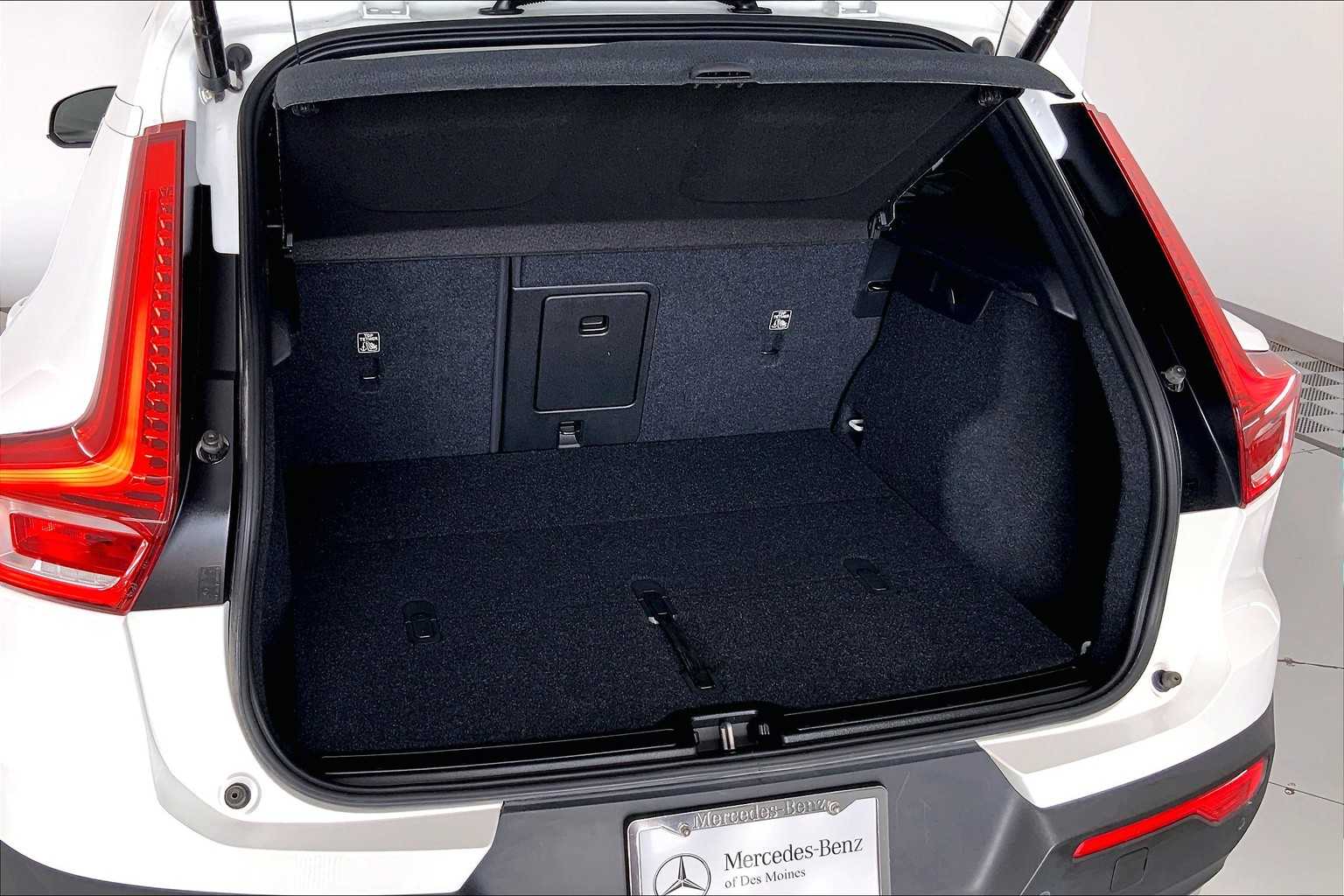 2021 Volvo XC40 T5 Momentum 19