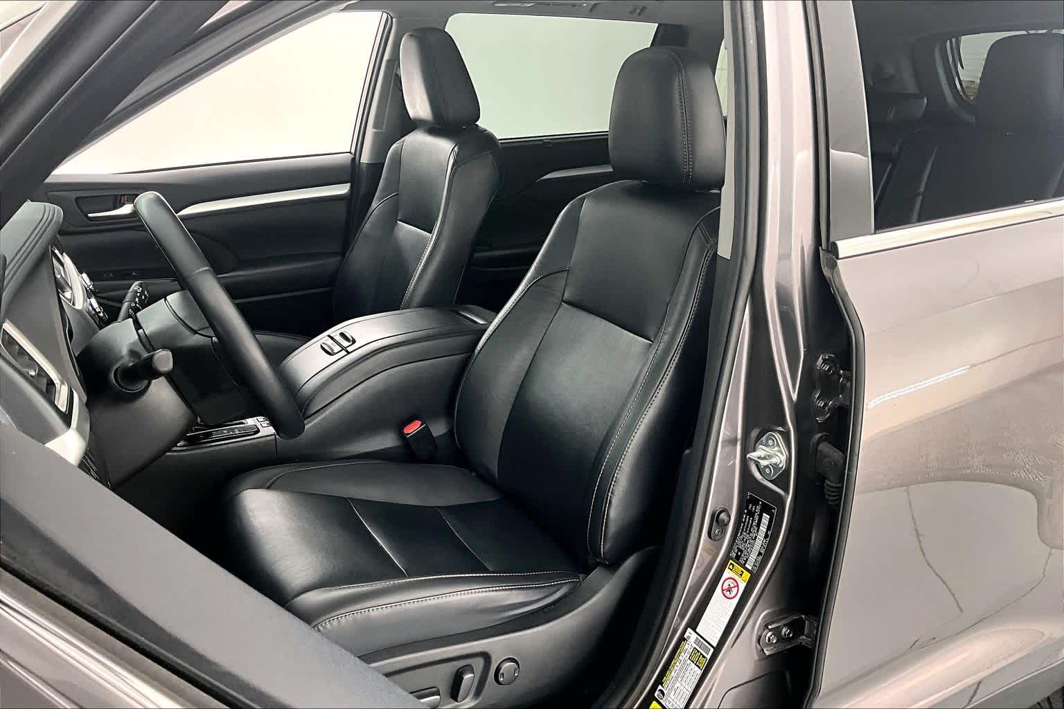 Thumbnail: 2019 Toyota Highlander - 11