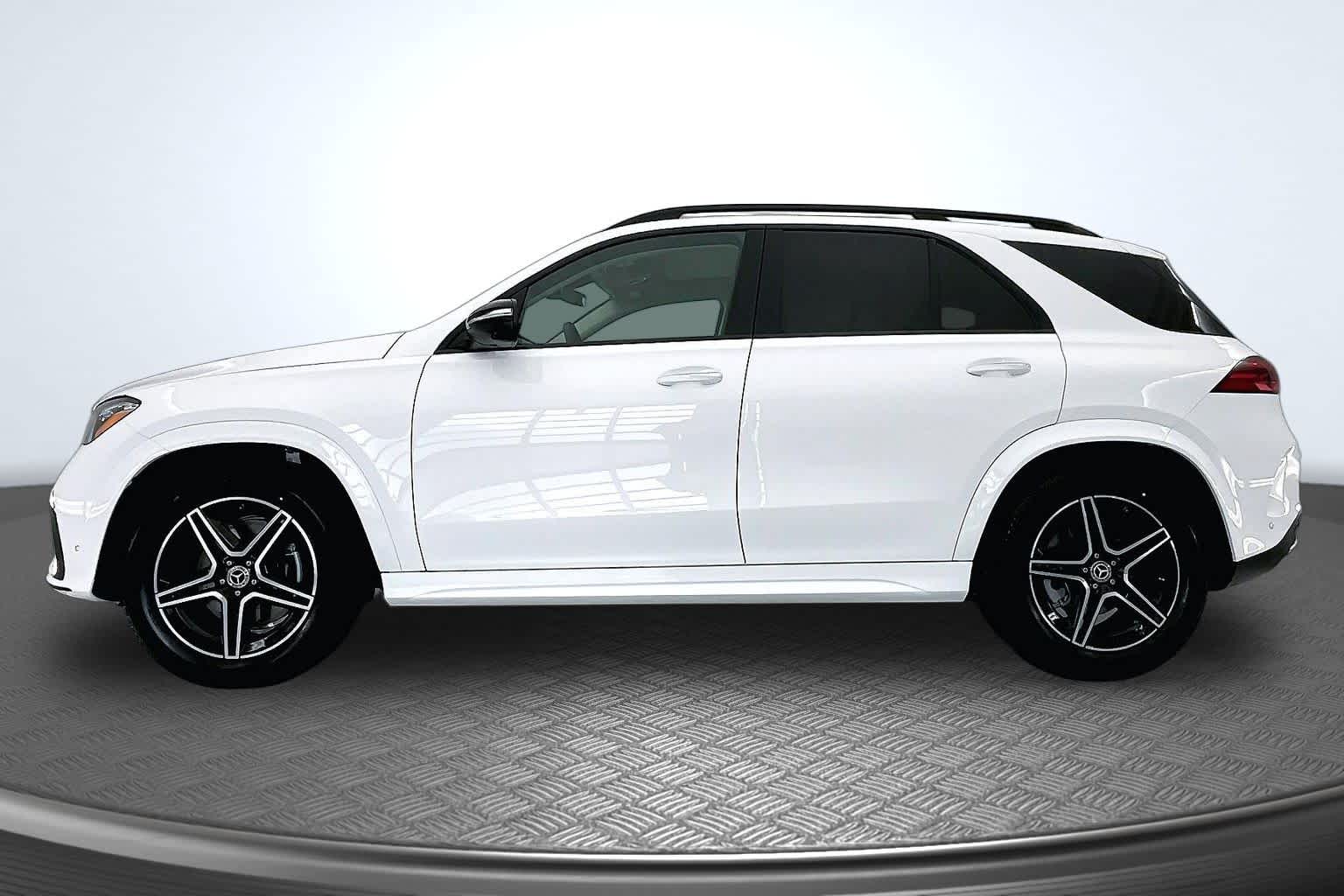 Thumbnail: 2026 Mercedes-Benz GLE - 3