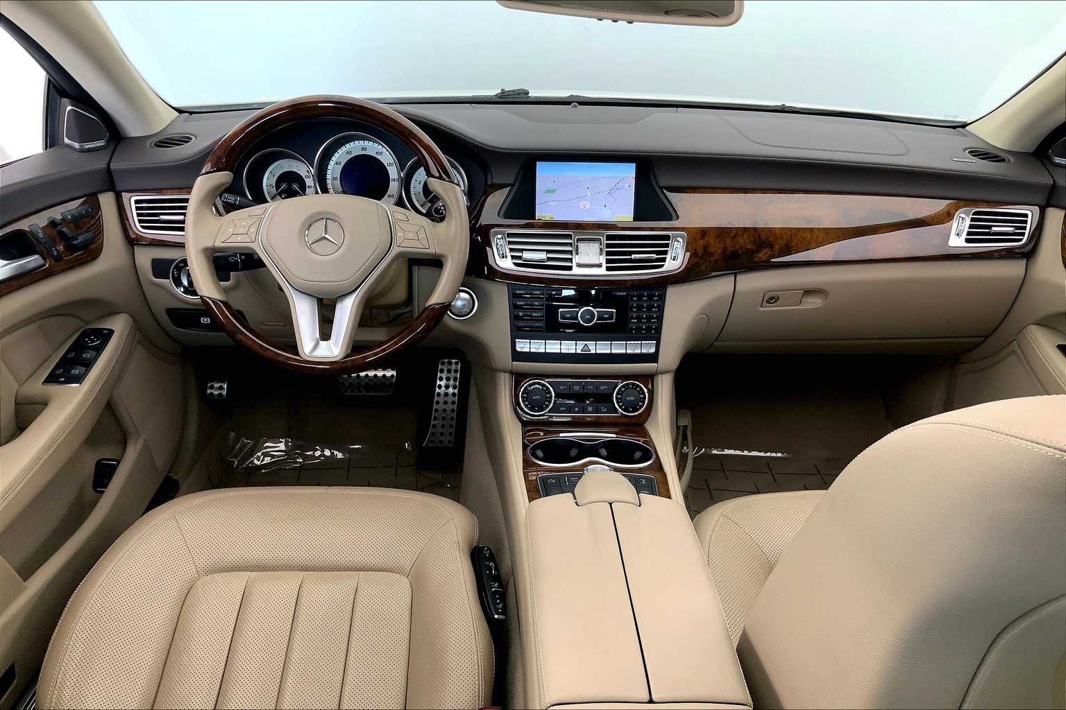 Thumbnail: 2012 Mercedes-Benz CLS - 10
