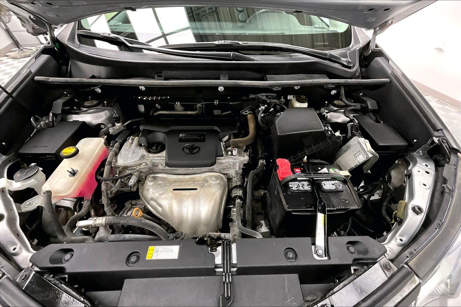 Thumbnail: 2018 Toyota RAV4 - 9