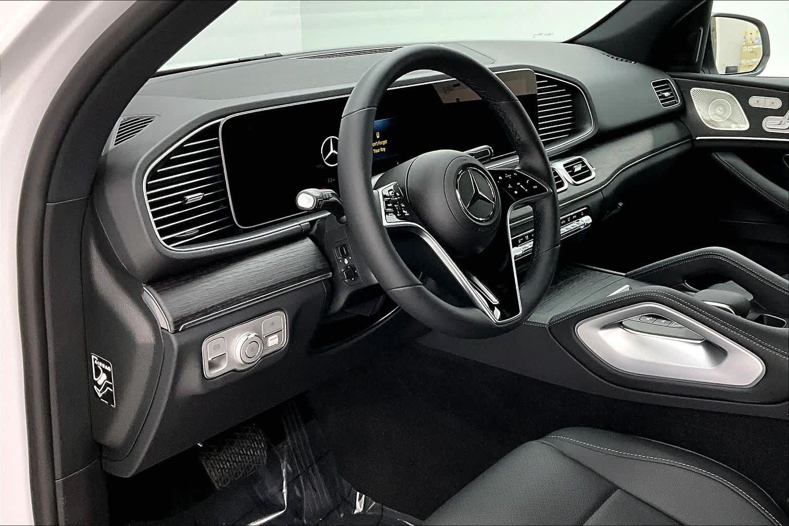 Thumbnail: 2026 Mercedes-Benz GLE - 2