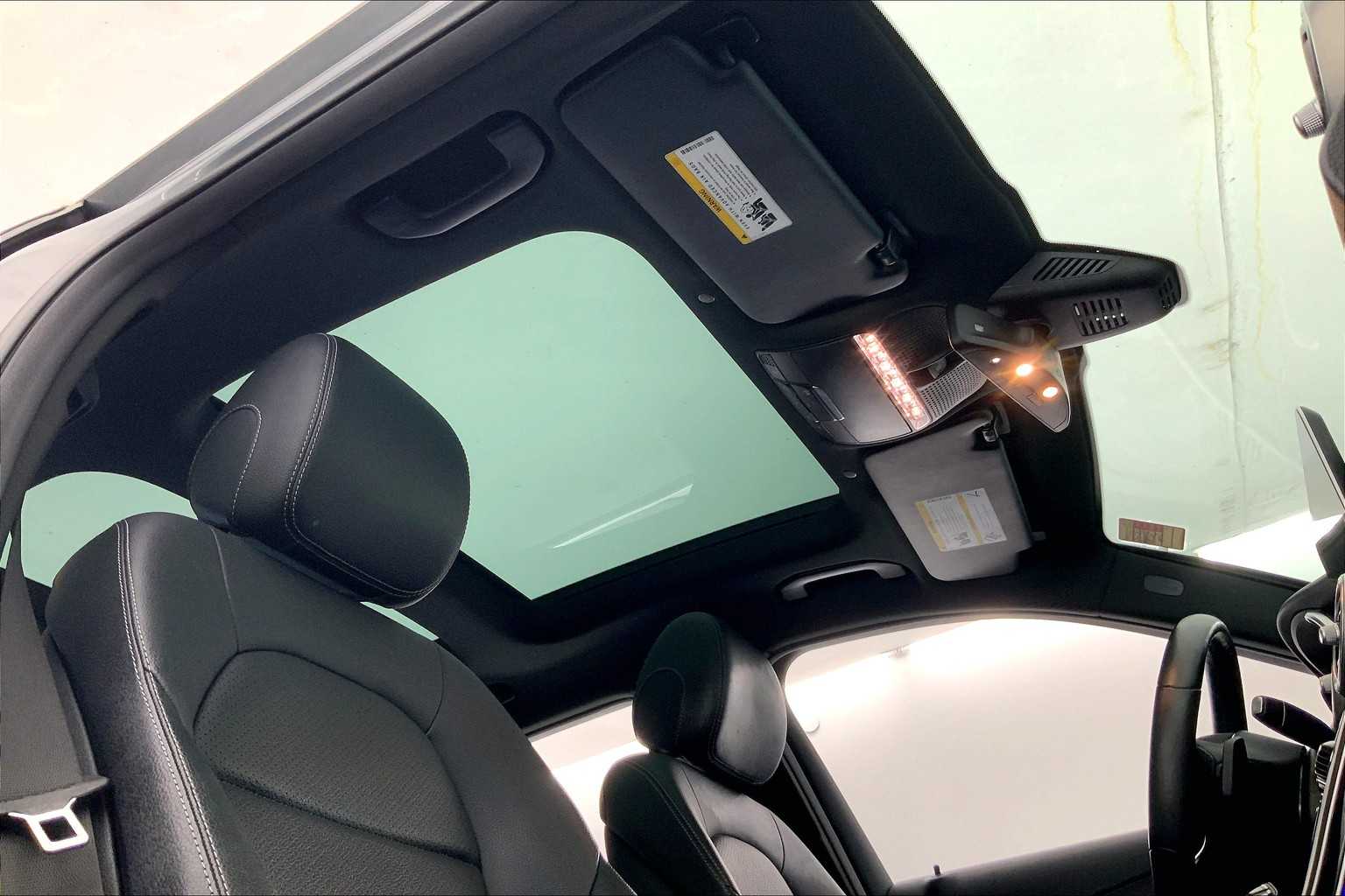 Thumbnail: 2020 Mercedes-Benz GLC - 22