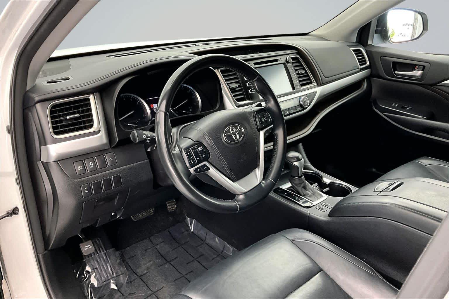 Thumbnail: 2017 Toyota Highlander - 2