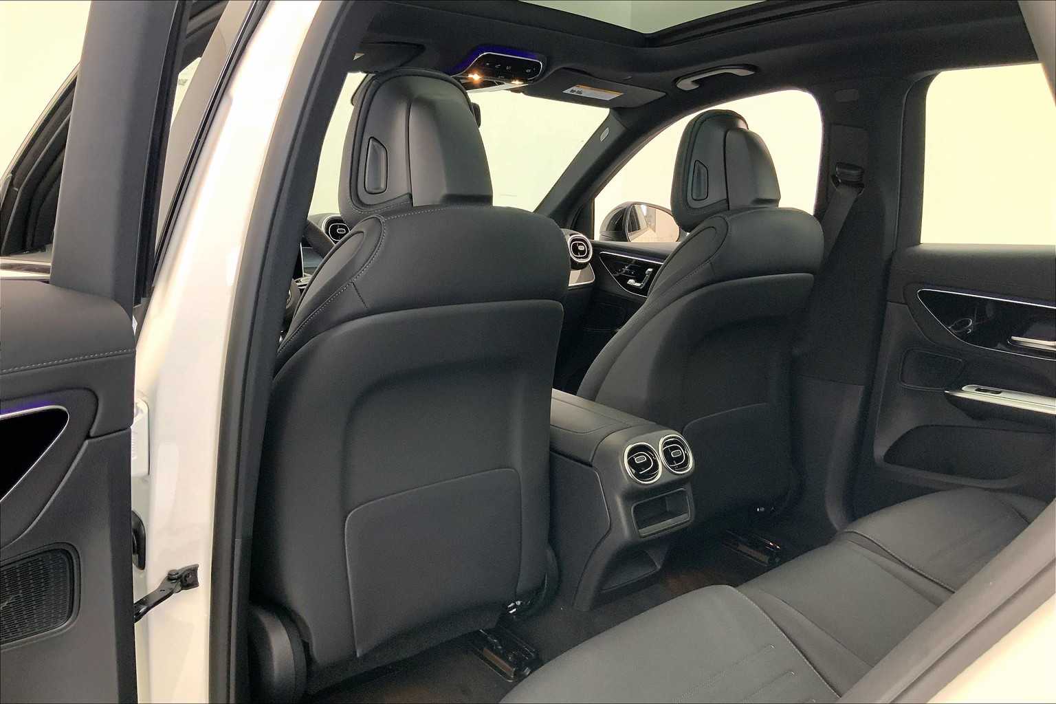 Thumbnail: 2026 Mercedes-Benz GLC - 12