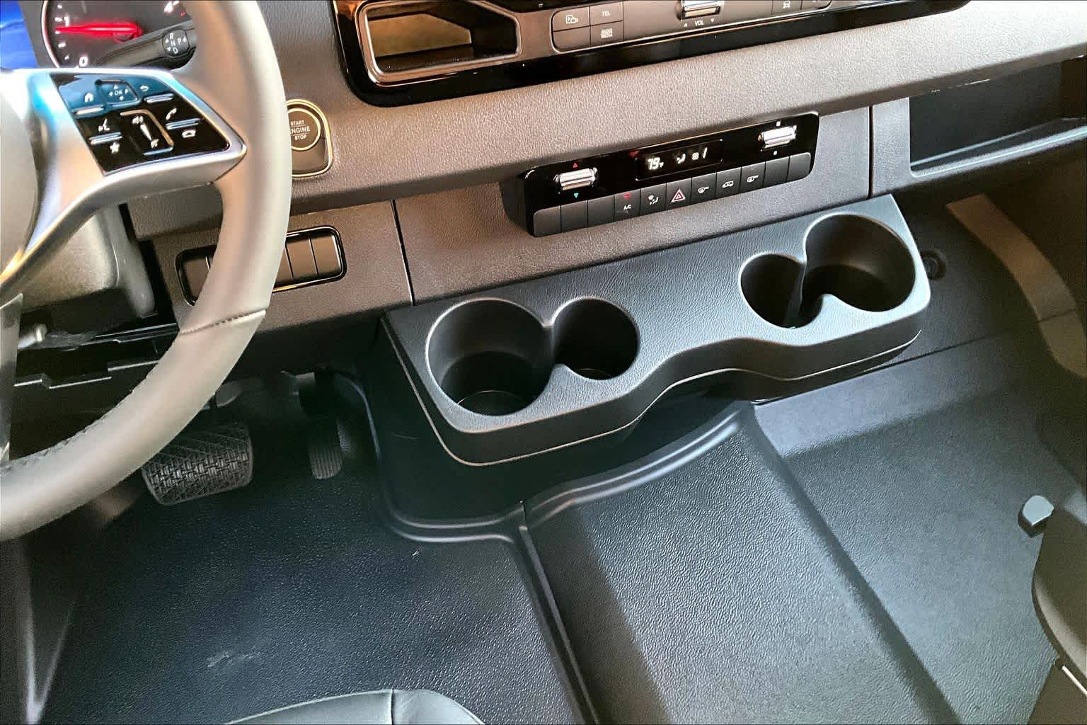 Thumbnail: 2026 Mercedes-Benz Sprinter - 16