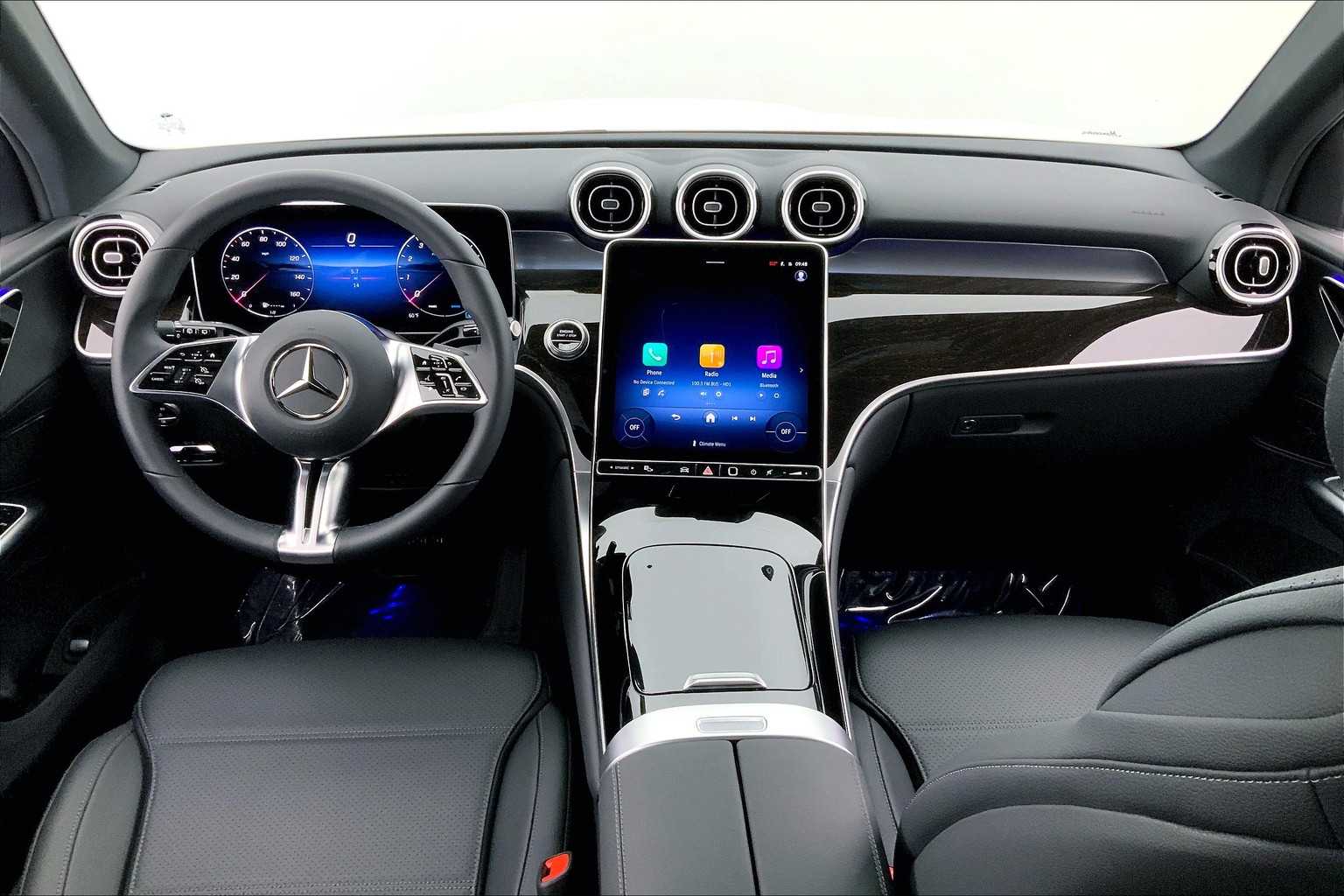 Thumbnail: 2025 Mercedes-Benz GLC - 10