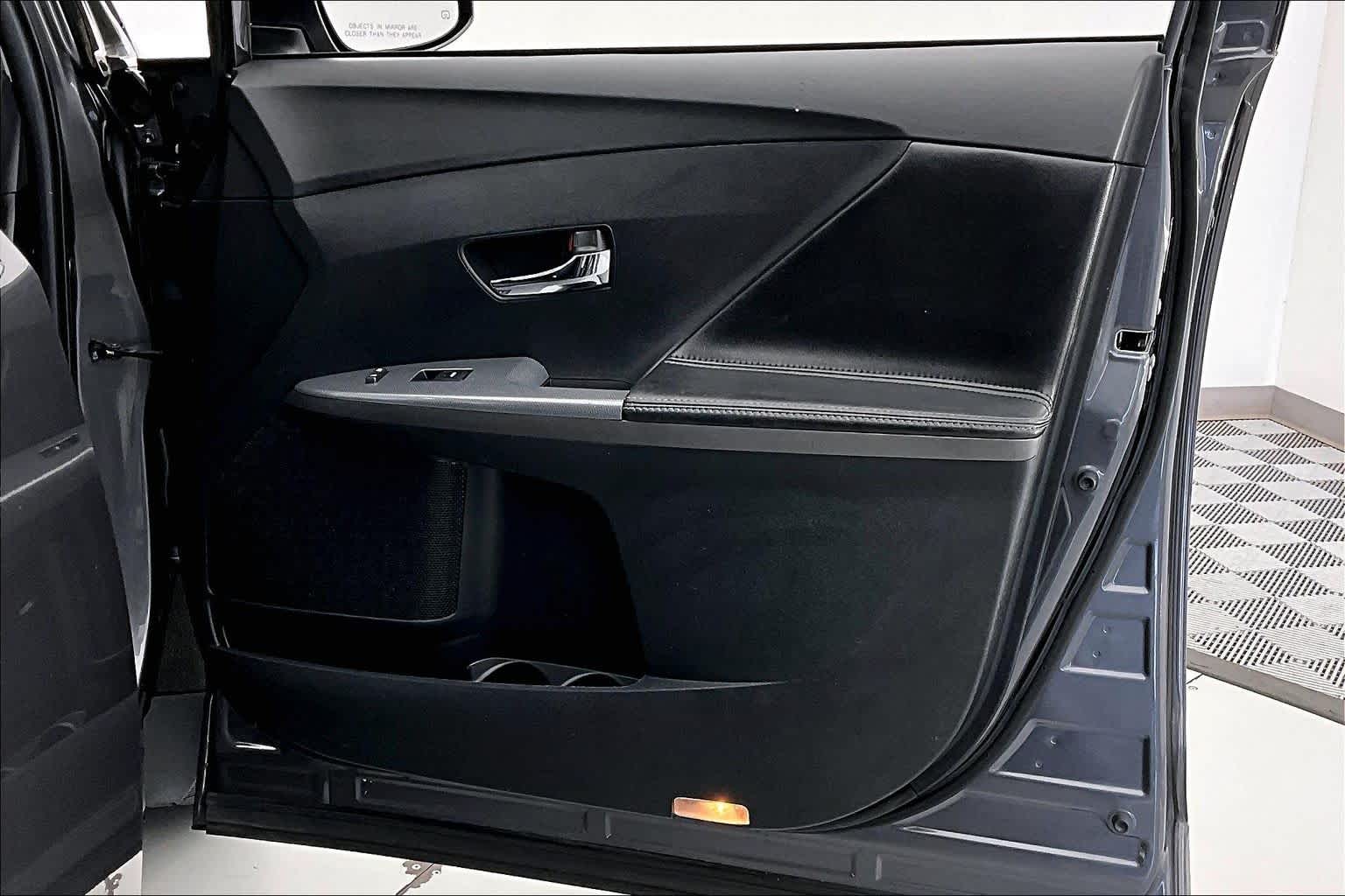 Thumbnail: 2015 Toyota Venza - 23