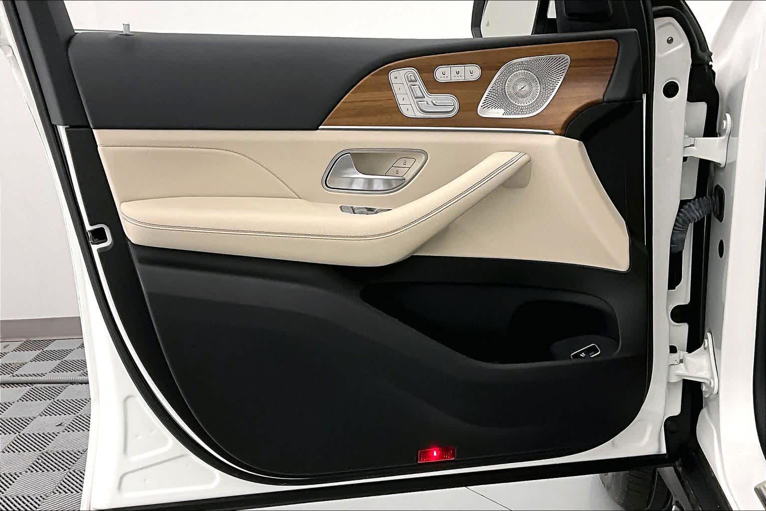 Thumbnail: 2023 Mercedes-Benz GLE - 23