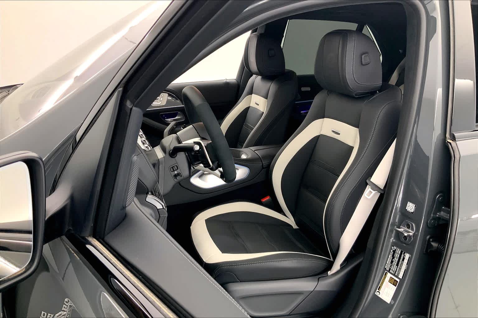 Thumbnail: 2025 Mercedes-Benz GL-Class - 11