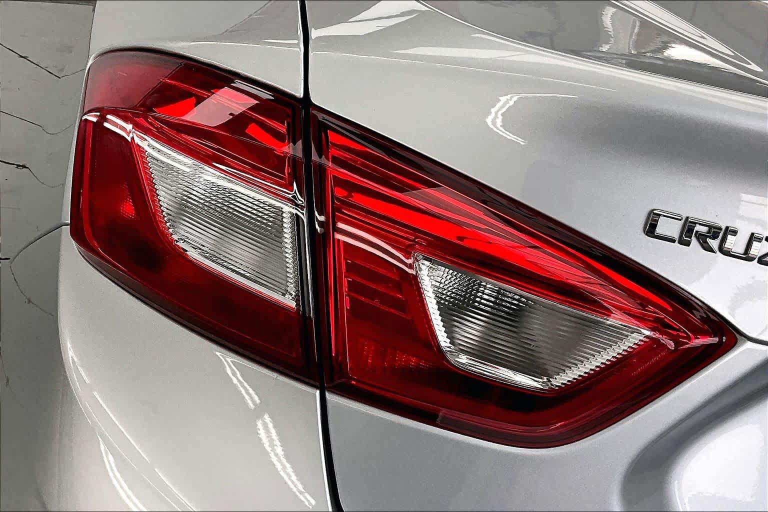 Thumbnail: 2018 Chevrolet Cruze - 25