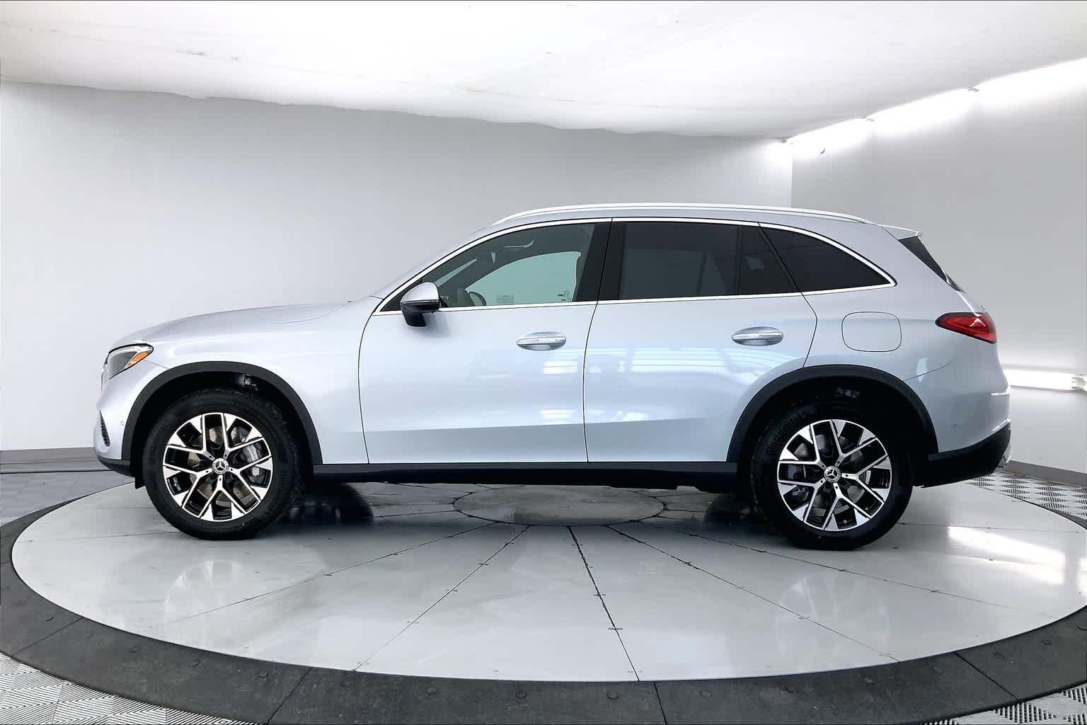 Thumbnail: 2025 Mercedes-Benz GLC - 3