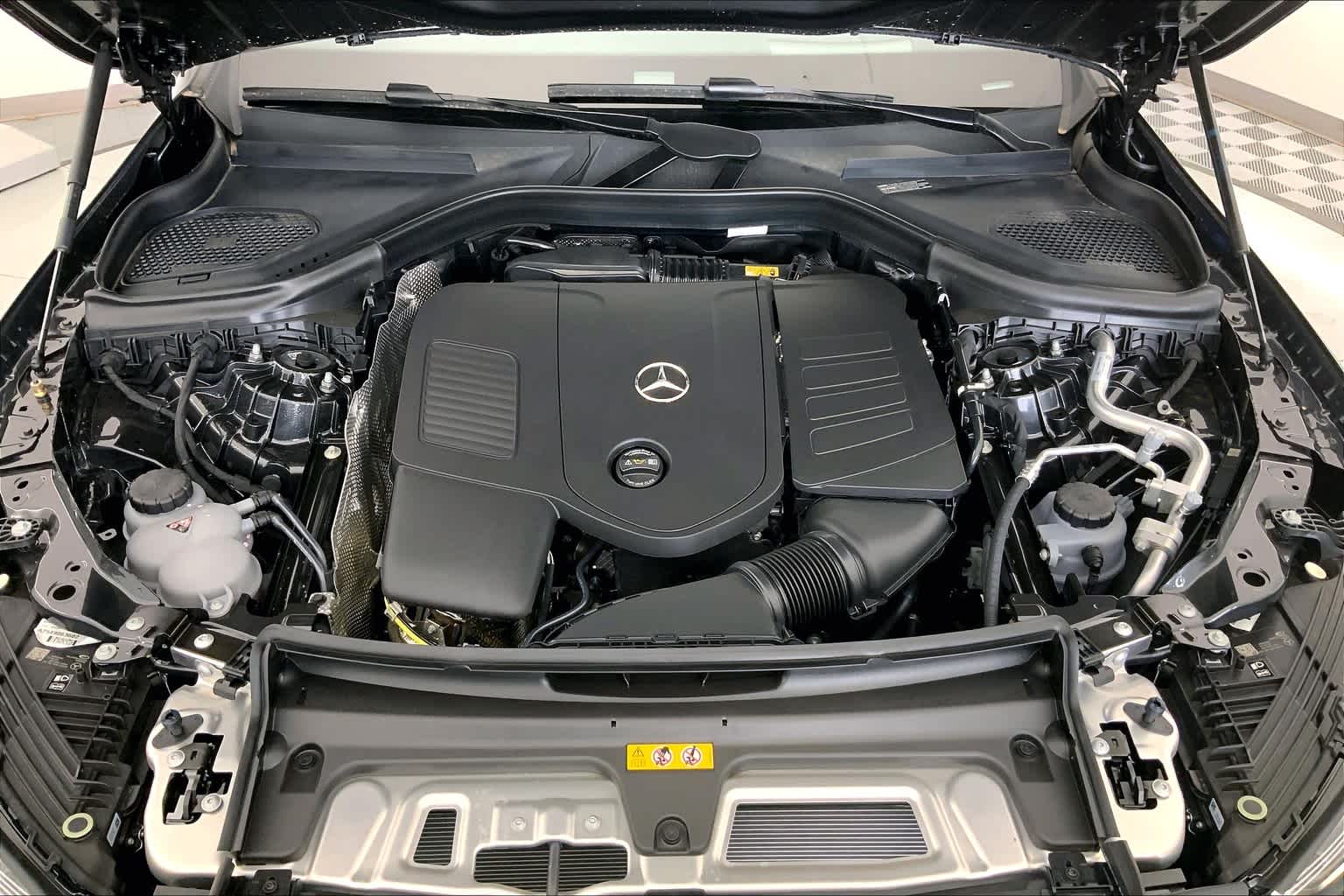 2025 Mercedes-Benz GLC 300 9