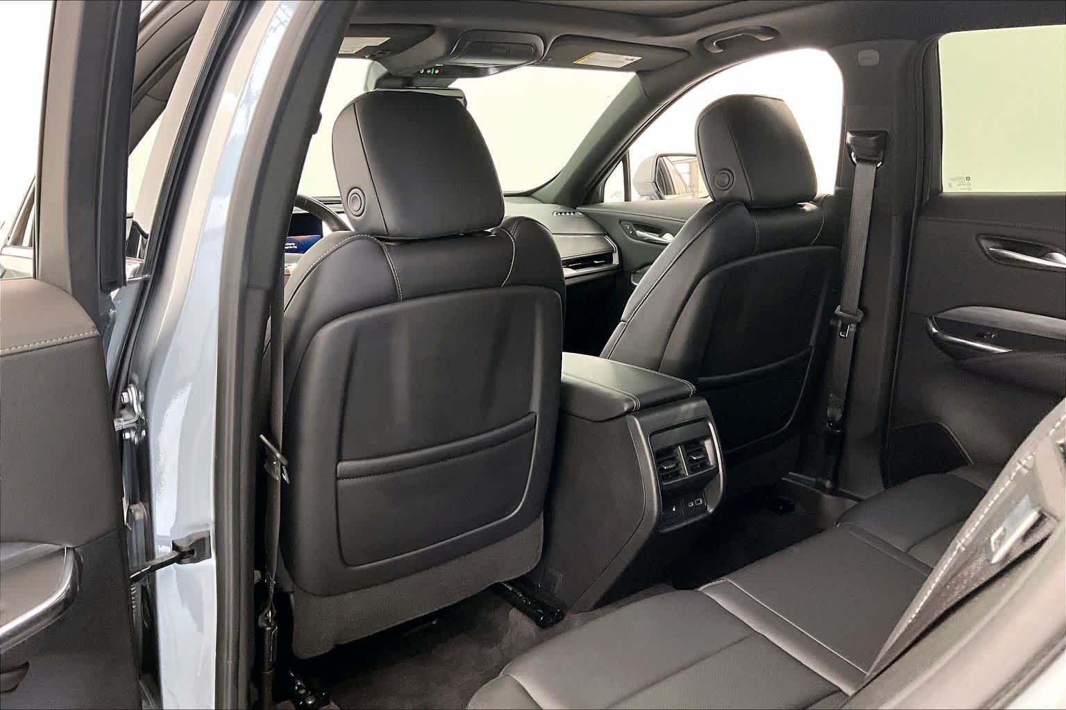 Thumbnail: 2024 Cadillac XT4 - 12