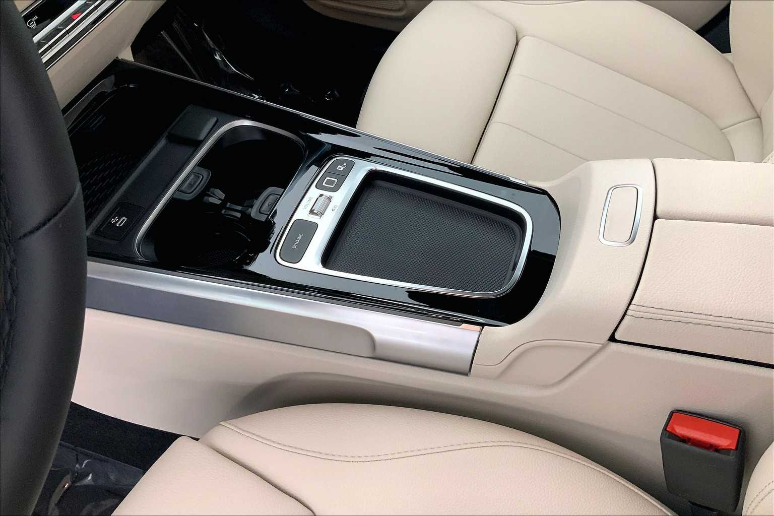 Thumbnail: 2025 Mercedes-Benz GLB - 17