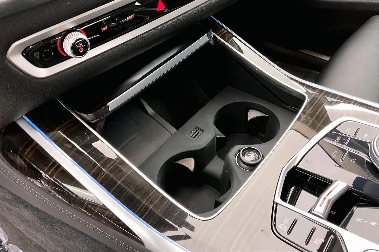 Thumbnail: 2023 BMW X7 - 27