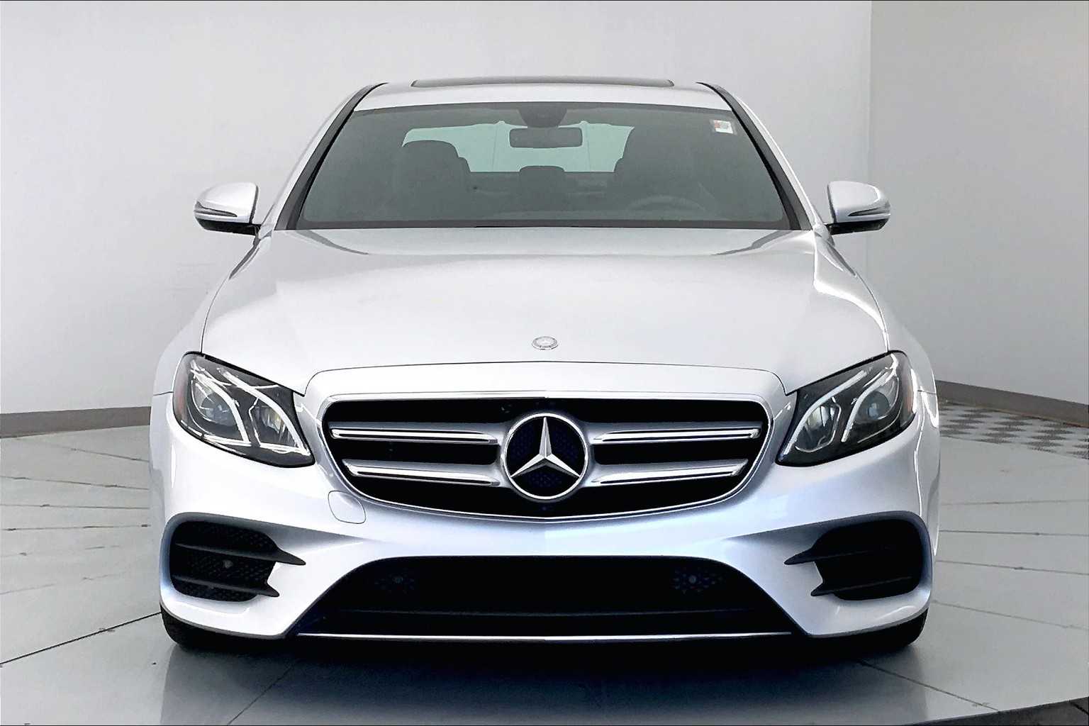 Thumbnail: 2017 Mercedes-Benz E-Class - 6