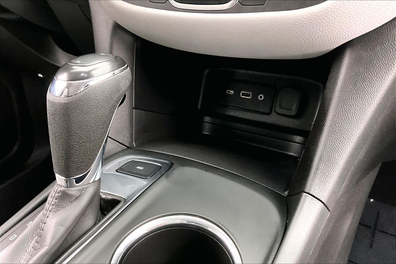 Thumbnail: 2020 Chevrolet Equinox - 26