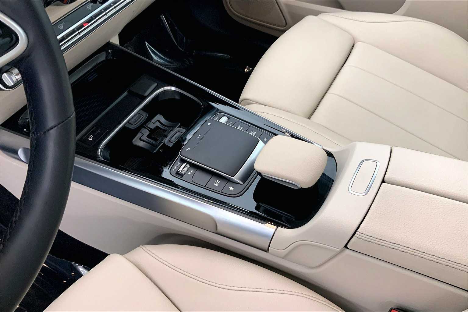 Thumbnail: 2021 Mercedes-Benz GLB - 17